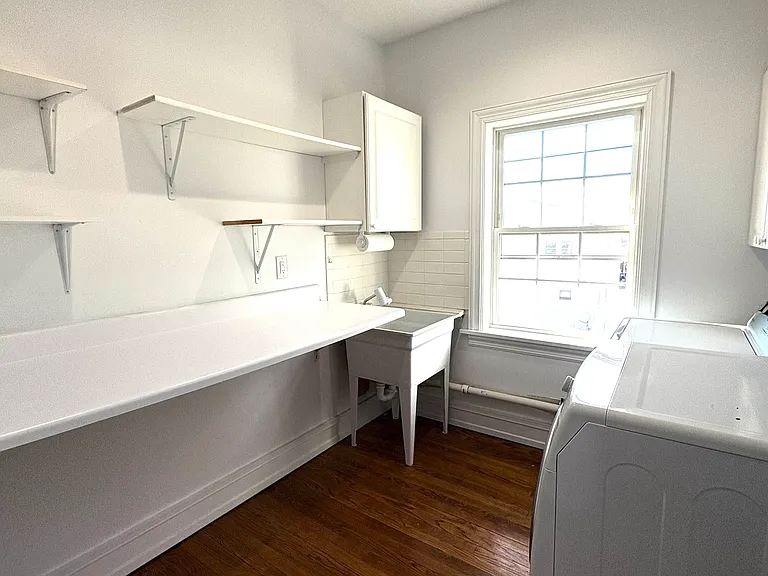 2nd Fl - Laundry Room