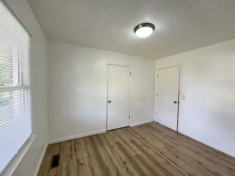 481 McQuade Cir — Photo 17