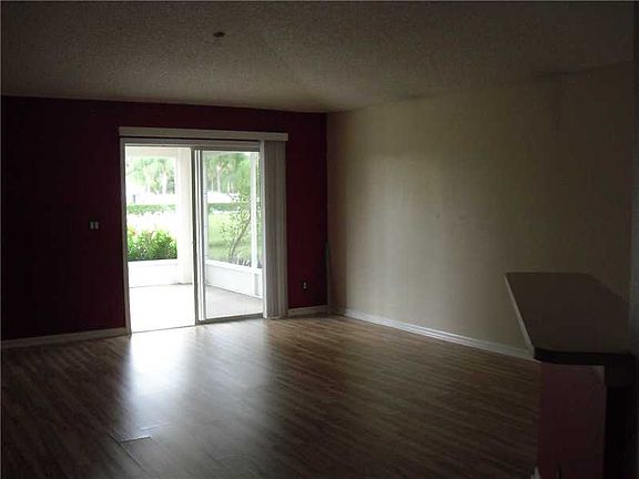 5th image of 1390 11th Ln