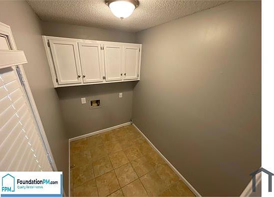 3rd image of 9927 Sequoia Ln