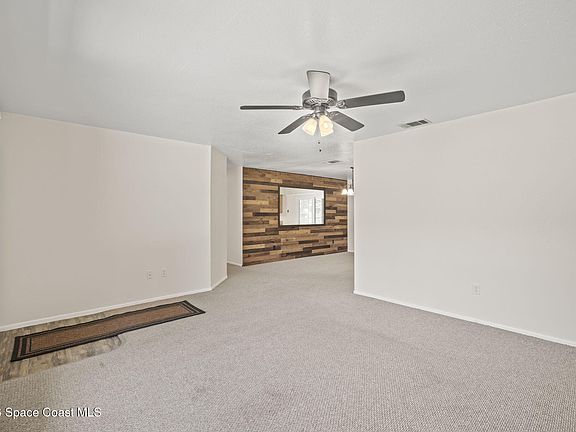 5th image of 721 Riviera Dr NE