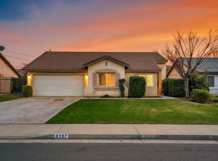 8207 Mossrock Dr, Bakersfield, CA 93312