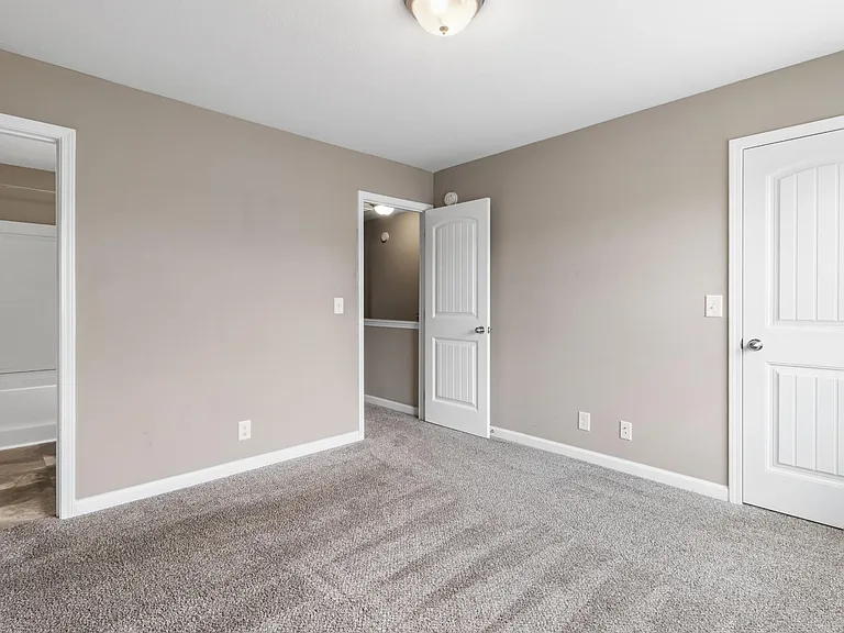 237 Alexander Blvd — Photo 20