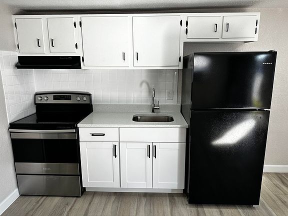 3rd image of 1104 E 140th Ave APT A