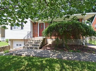 3263 Greenway Ave, Cincinnati, OH 45248