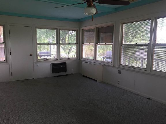 3rd image of 512 W 10th St