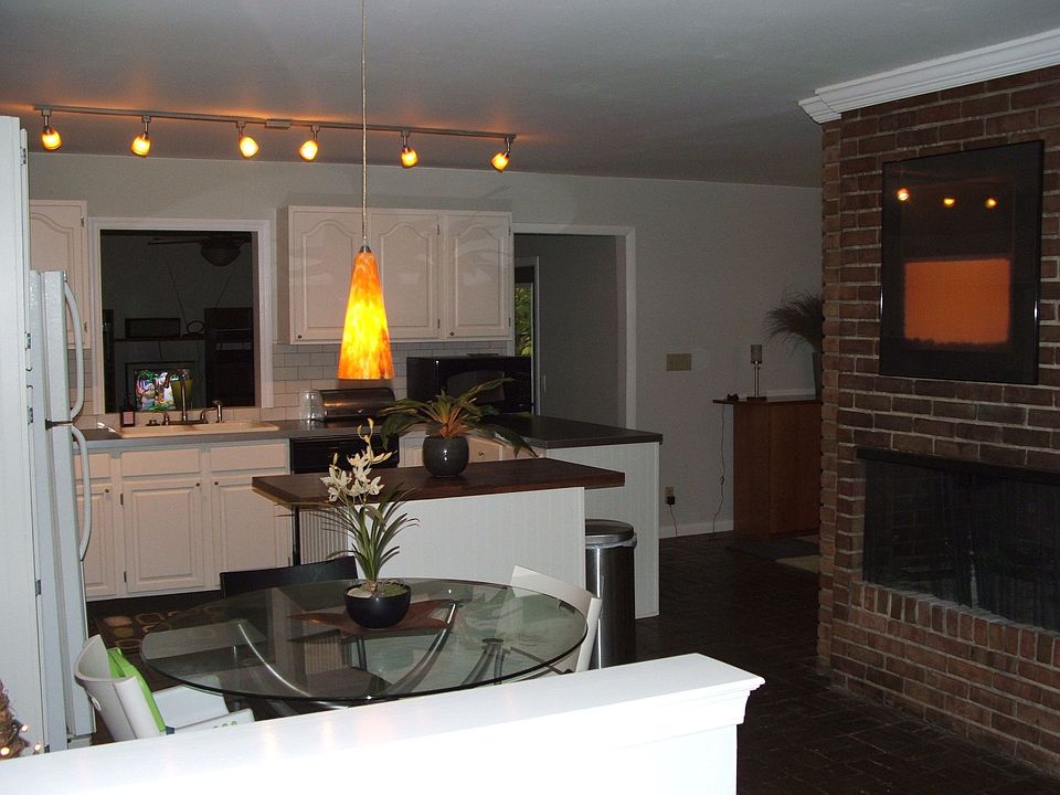 2nd image of 3590 Pamela Dr