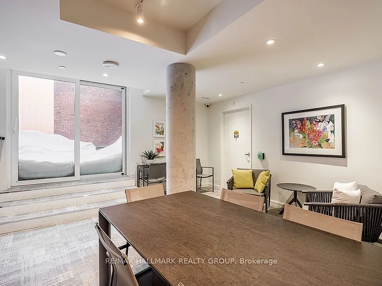 135 Barrette St #406 — Photo 44