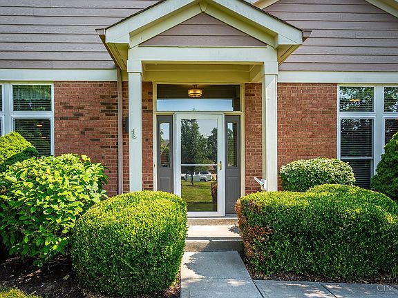 2nd image of 932 Grand Cypress Ct