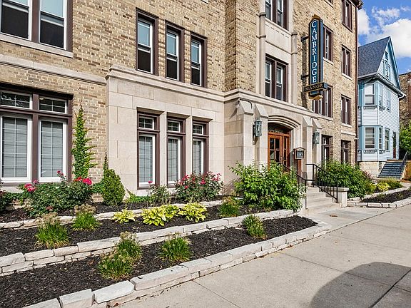 2nd image of 1743 N Cambridge Ave #1-310