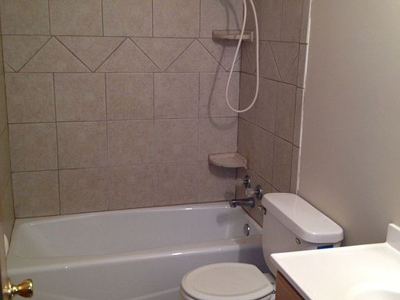 1306 Lee Avenue Bathroom