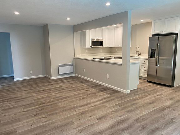 2nd image of 84 Laurie Meadows Dr