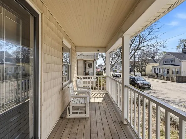 125 Ivy St, East Providence, RI 02914