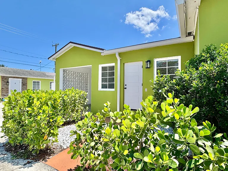 632 N M St #B — Photo 2