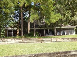 281 Island Dr, Livingston, TX 77351