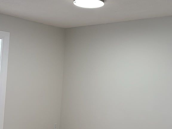 3rd image of 85 Emmett Ave #1810