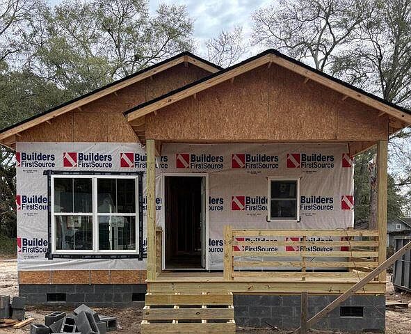 1st image of 34 Austin Dr
