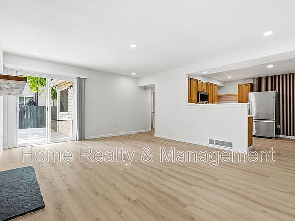 4th image of 11731 Sherman St