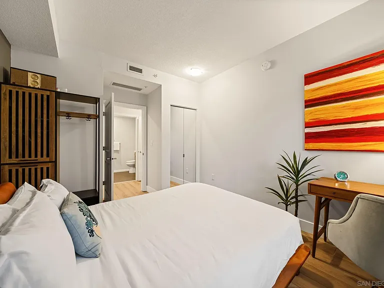 850 Beech St #307 — Photo 27