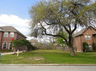 5108 Locust St, Bellaire, TX 77401