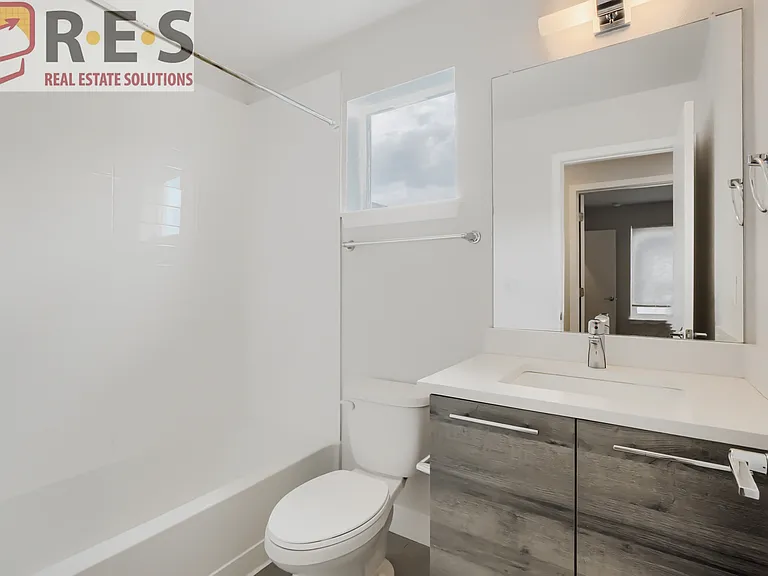 5566 W 11th Pl — Photo 13