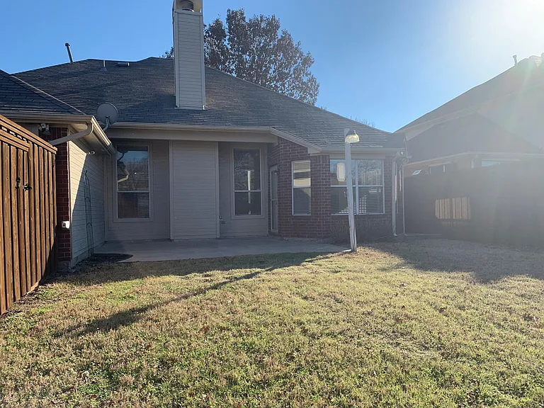 10304 Max Ln — Photo 12