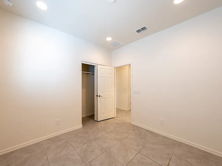 6554 S 24th Pl — Photo 14