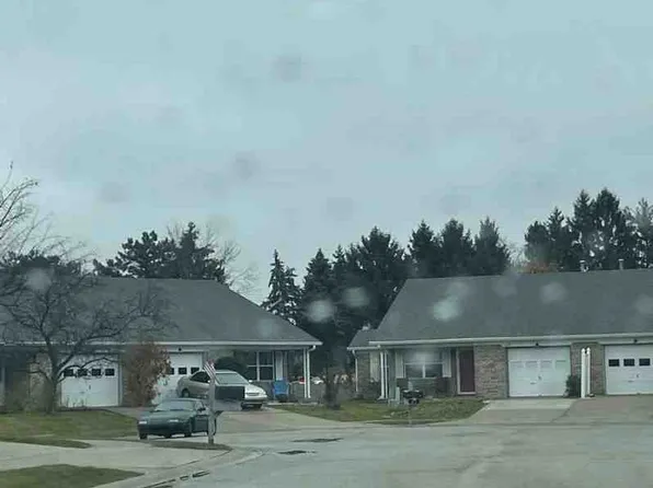 6329 Village Oak Ct, Indianapolis, IN 46236