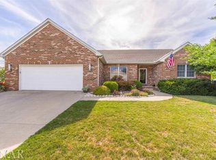 1203 Treesdale Ln, Bloomington, IL 61704