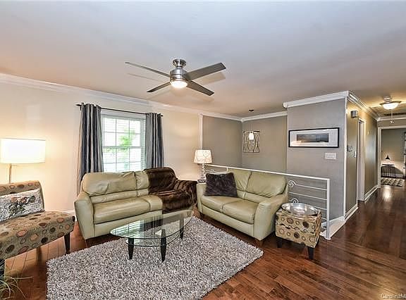 4th image of 834 Ingraham Pl