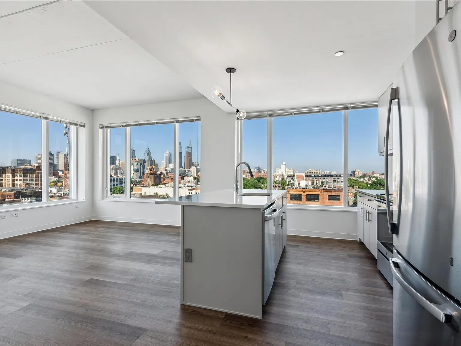 2 bed, 1100 sqft, $2,825 — Photo 2