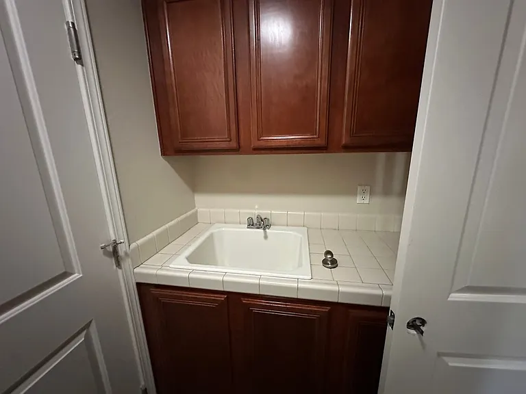 1690 Springhill Dr — Photo 13