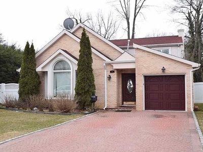 8 Morris Ln, Great Neck, NY, 11024