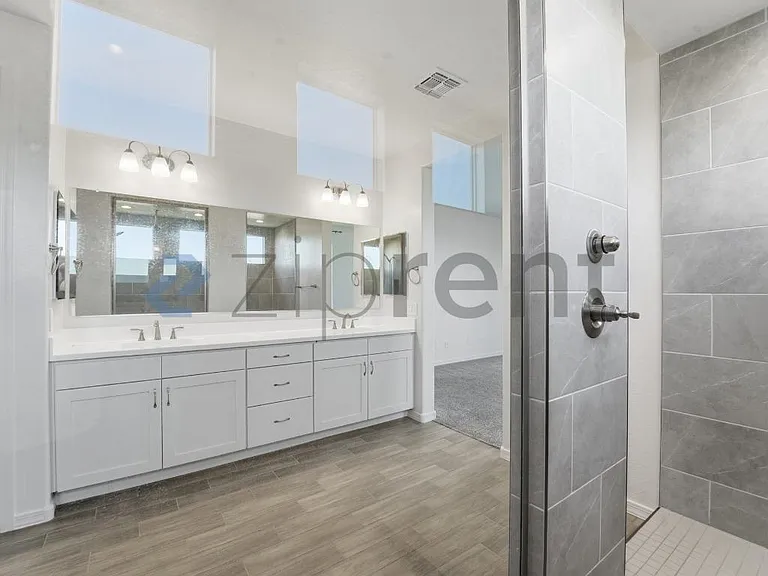 2313 N 195th Dr — Photo 31