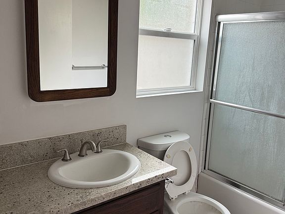 3rd image of 261 W Willow St