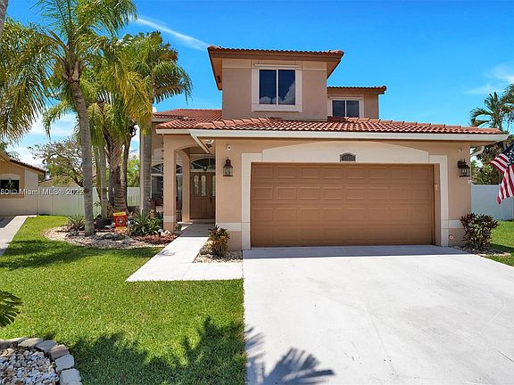 4th image of 17833 NW 20th St