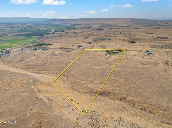 761 Point Dr, Selah, WA 98942
