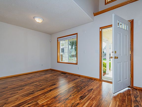 5th image of 11010 NE 104th St
