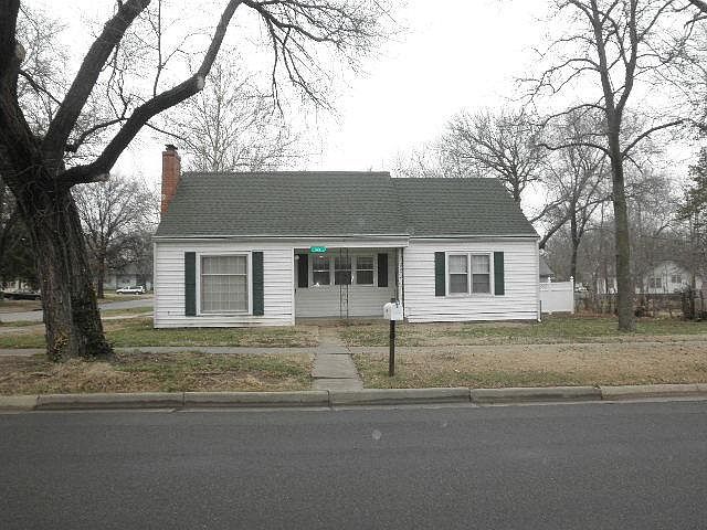 1st image of 630 W Olive Ave