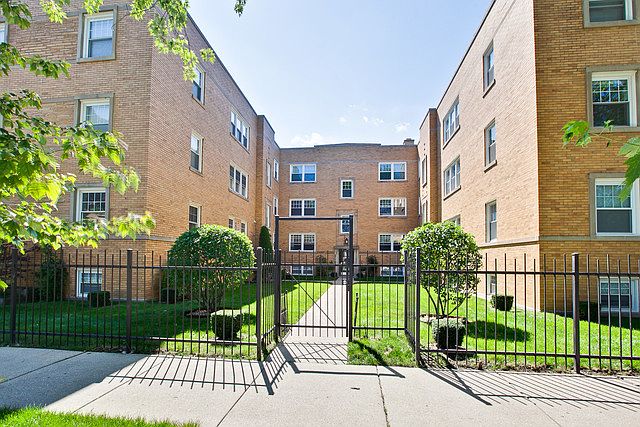 1st image of 6046 N Francisco Ave