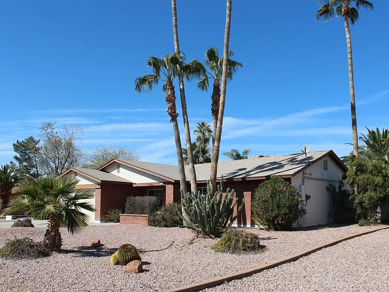 5222 E Nisbet Rd — Photo 1