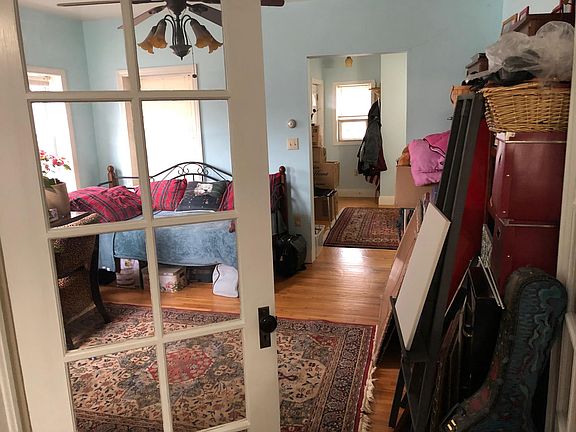 5th image of 39 Waterbury St APT 1