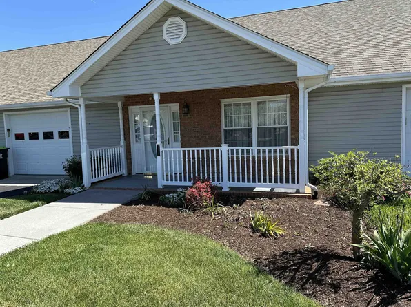 228 Wheatland Ct, Christiansburg, VA 24073