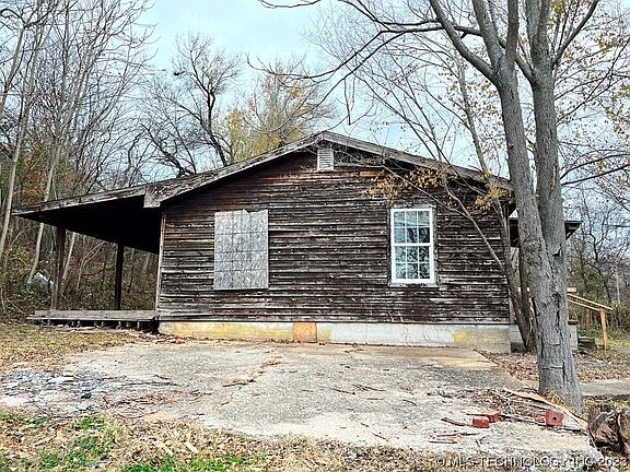 3rd image of 1127 Highway 82 N