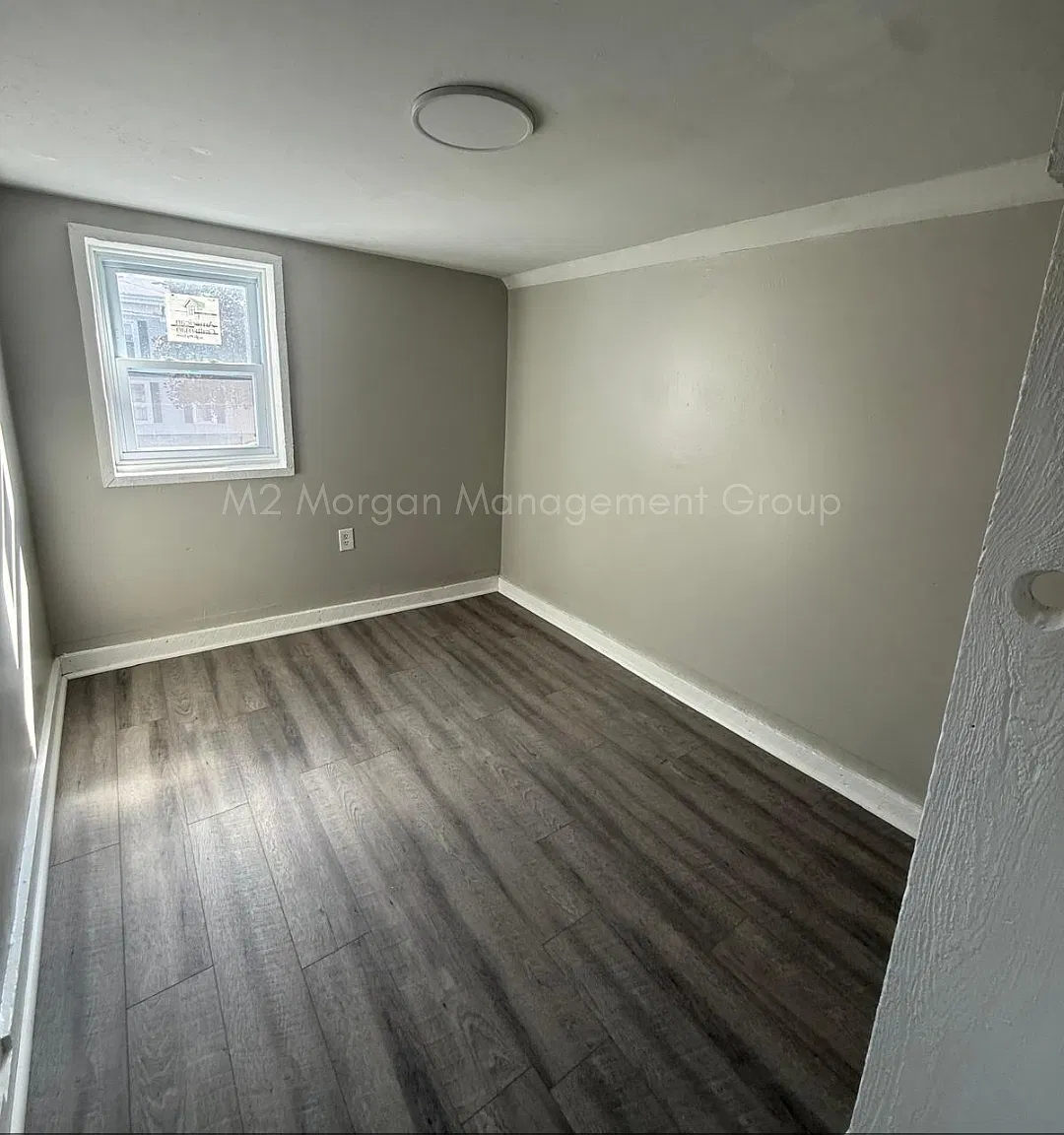 174 West 1st St South — Photo 4