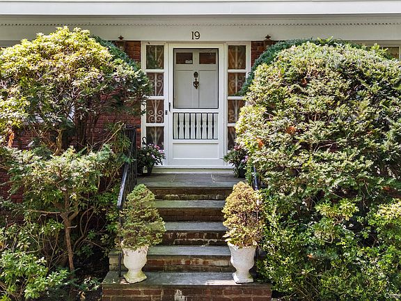 2nd image of 19 Carlton Road