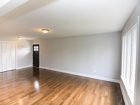 4th image of 11927 S Laramie Ave