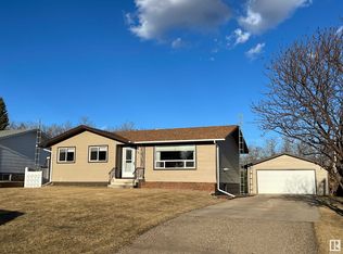 5414 Circle Dr, Elk Pt, AB T0A 1A0