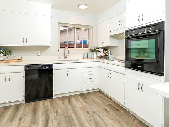 5th image of 2886 Cornwall Dr