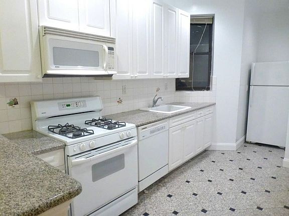 3rd image of 401 E 90th St APT 2NS